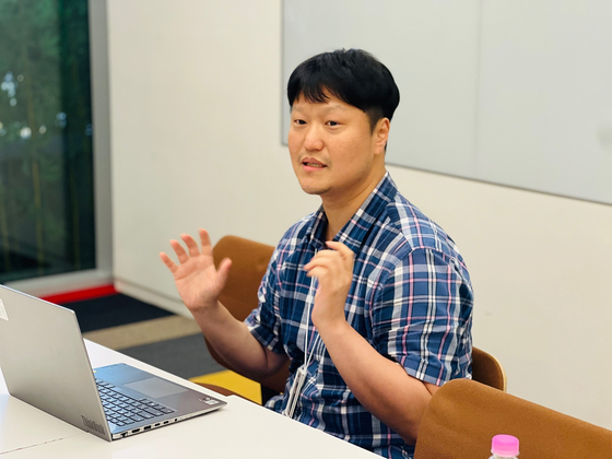 김건수 NC AI 에이전틱AI랩 실장이 6일 중앙일보와의 인터뷰에서 국가대표AI 선정 이유를 설명하고 있다. 사진 NC AI