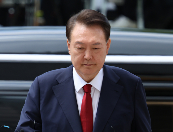 12.3 비상계엄과 관련해 특검의 수사를 받는 윤석열 전 대통령이 두 번째 영장실질심사를 받기 위해 지난 7월 9일 오후 서울 서초구 중앙지법으로 출석하고 있다. 뉴스1