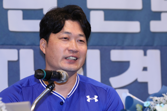 (서울=뉴스1) = 올 시즌을 끝으로 은퇴하는 삼성 라이온즈 투수 오승환이 7일 인천시 연수구 오라카이 송도파크호텔에서 열린 은퇴 기자회견에서 소감을 밝히고 있다. (삼성 라이온즈 제공, 재판매 및 DB 금지) 2025.8.7/뉴스1