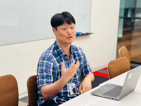 김건수 NC AI 에이전틱AI랩 실장이 6일 중앙일보와의 인터뷰에서 국가대표AI 선정 이유를 설명하고 있다. 사진 NC AI