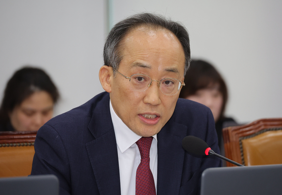 추경호 전 국민의힘 원내대표가 지난 2월 국회 보건복지위원회 전체회의에서 12·3 비상계엄 관련 발언을 하고 있다. 연합뉴스