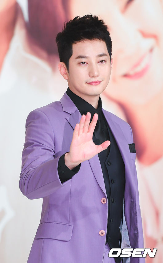 [OSEN=박준형 기자] 29일 오후 서울 영등포 타임스퀘어 아모리스홀에서 진행된 KBS2 ‘황금빛 내 인생’제작발표회에서 배우 박시후가 포즈를 취하고 있다. /  soul1014@osen.co.kr