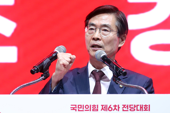 조경태 국민의힘 당 대표 후보가 8일 오후 대구 북구 엑스코에서 열린 국민의힘 제6차 전당대회 대구·경북 합동연설회에서 정견발표를 하고 있다. 뉴스1