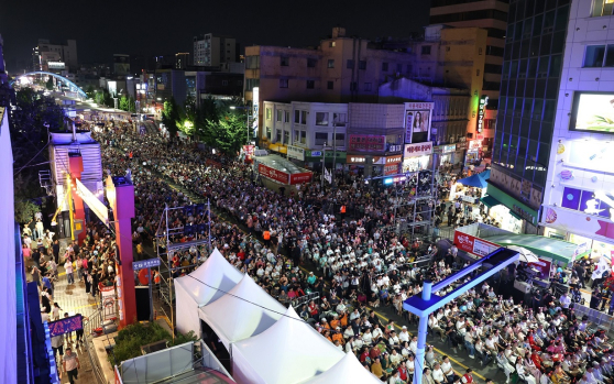 지난해 '대전 0시 축제' 개막식 장면. 올해 0시 축제는 8월 8일부터 18일까지 열린다. 연합뉴스 