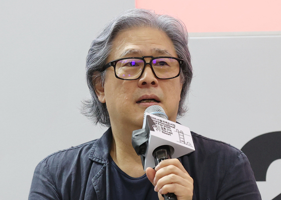 강연하는 박찬욱 감독. 연합뉴스