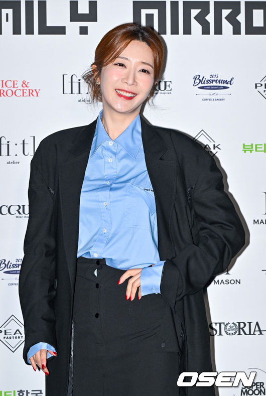 [OSEN=박준형 기자] 7일 서울 중구 동대문디자인플라자(DDP)에서 '2025 F/W 서울패션위크’가 열렸다. 올해 25주년을 맞은 국내 최대 패션 행사 ‘서울패션위크’는 5일부터 9일까지 닷새간 열린다.이정민 아나운서가 포토월에서 포즈를 취하고 있다. 2025.02.07 / soul1014@osen.co.kr