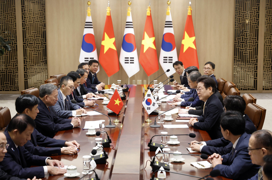 이재명 대통령이 11일 서울 용산 대통령실 청사에서 열린 또 럼 베트남 당 서기장과의 한·베트남 확대 정상회담에서 발언하고 있다. 연합뉴스