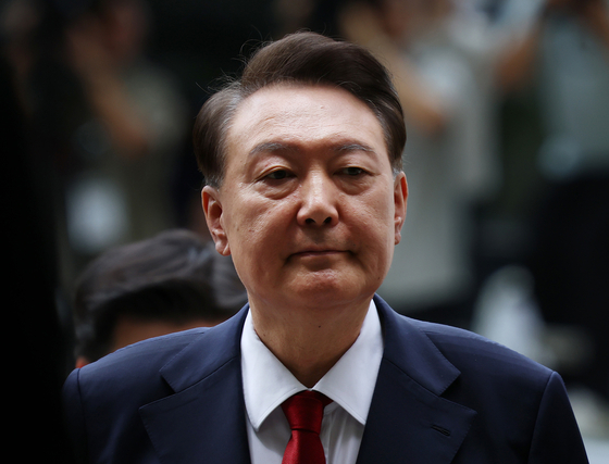 12·3 비상계엄과 관련해 특검의 수사를 받는 윤석열 전 대통령이 두 번째 구속 전 피의자심문(영장실질심사)를 받기 위해 지난달 9일 오후 서울 서초구 중앙지방법원으로 출석하고 있다. 뉴스1
