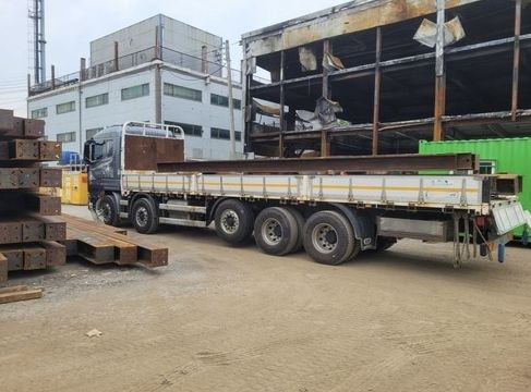 11일 오전 사망 사고가 발생한 경기 광주시 고산동의 한 철제빔 제조 공장. 사진 경기도소방재난본부