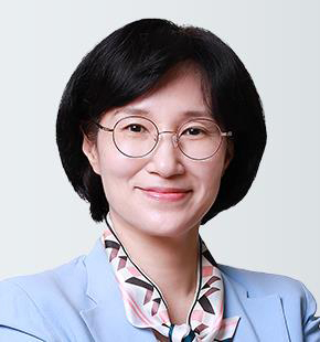 이재명 대통령은 여성가족부 장관 후보자에 원민경 변호사를 지명했다고 13일 대통령실이 발표했다. 사진 대통령실