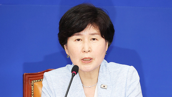  백혜련 더불어민주당 사법개혁특위위원장이 12일 오후 서울 여의도 국회에서 열린 국민중심 사법개혁 특별위원회 출범식 및 1차 회의에서 발언하고 있다. 뉴스1