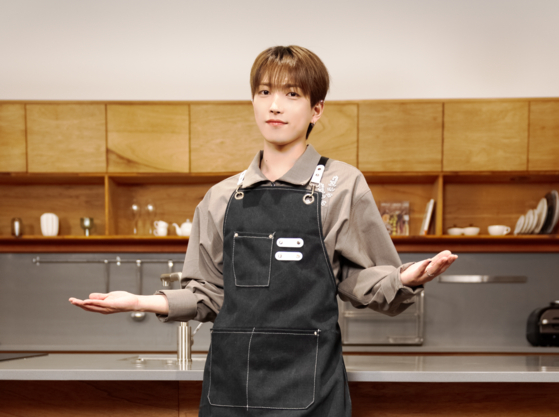 에이티즈의 캡틴 홍중, 그는 "에이티즈가 끝까지 기대를 모으는 팀이길 바란다"고 전했다. 사진 HOGER