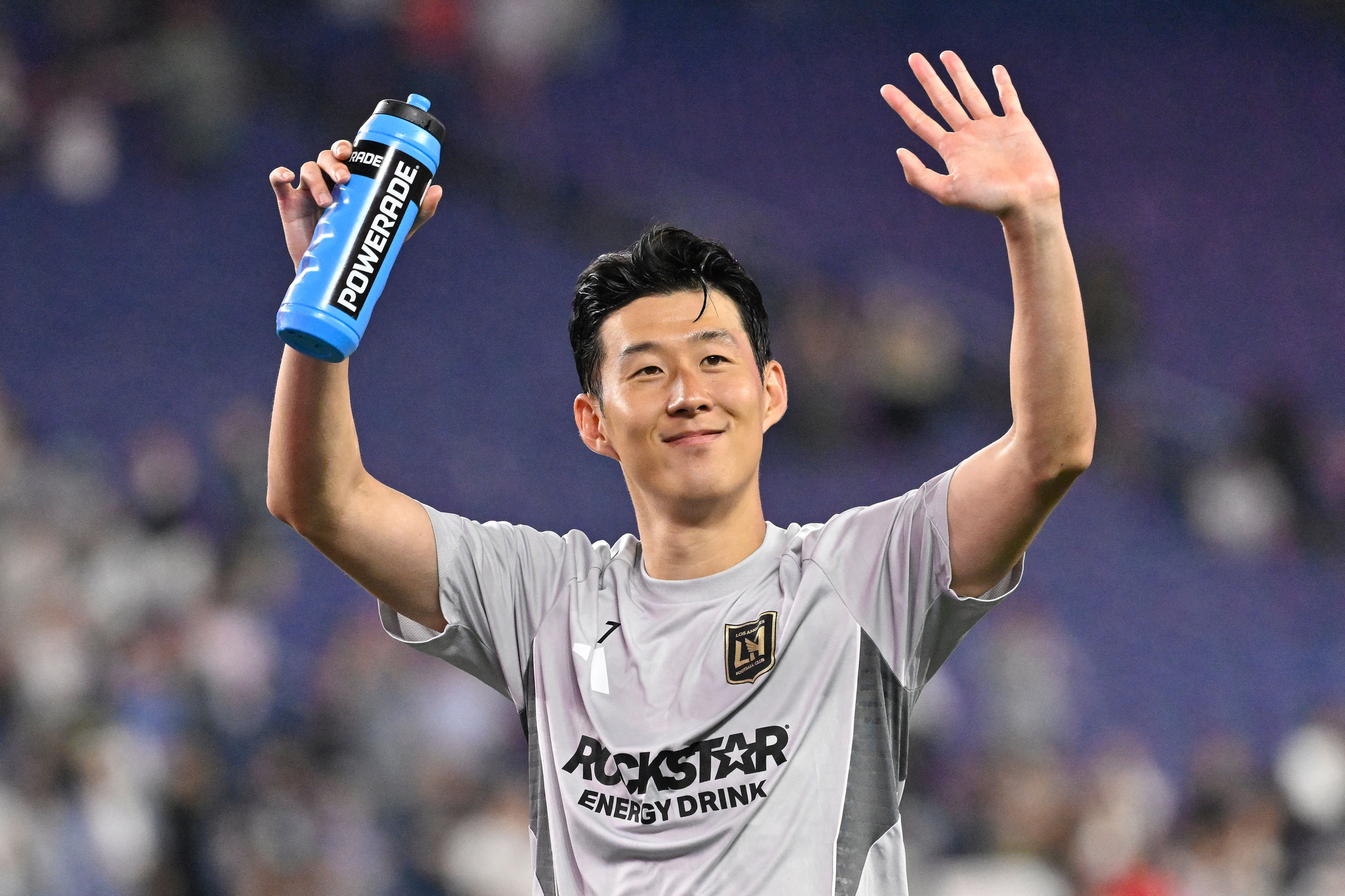 손을 흔드는 LAFC 손흥민. [로이터=연합뉴스]
