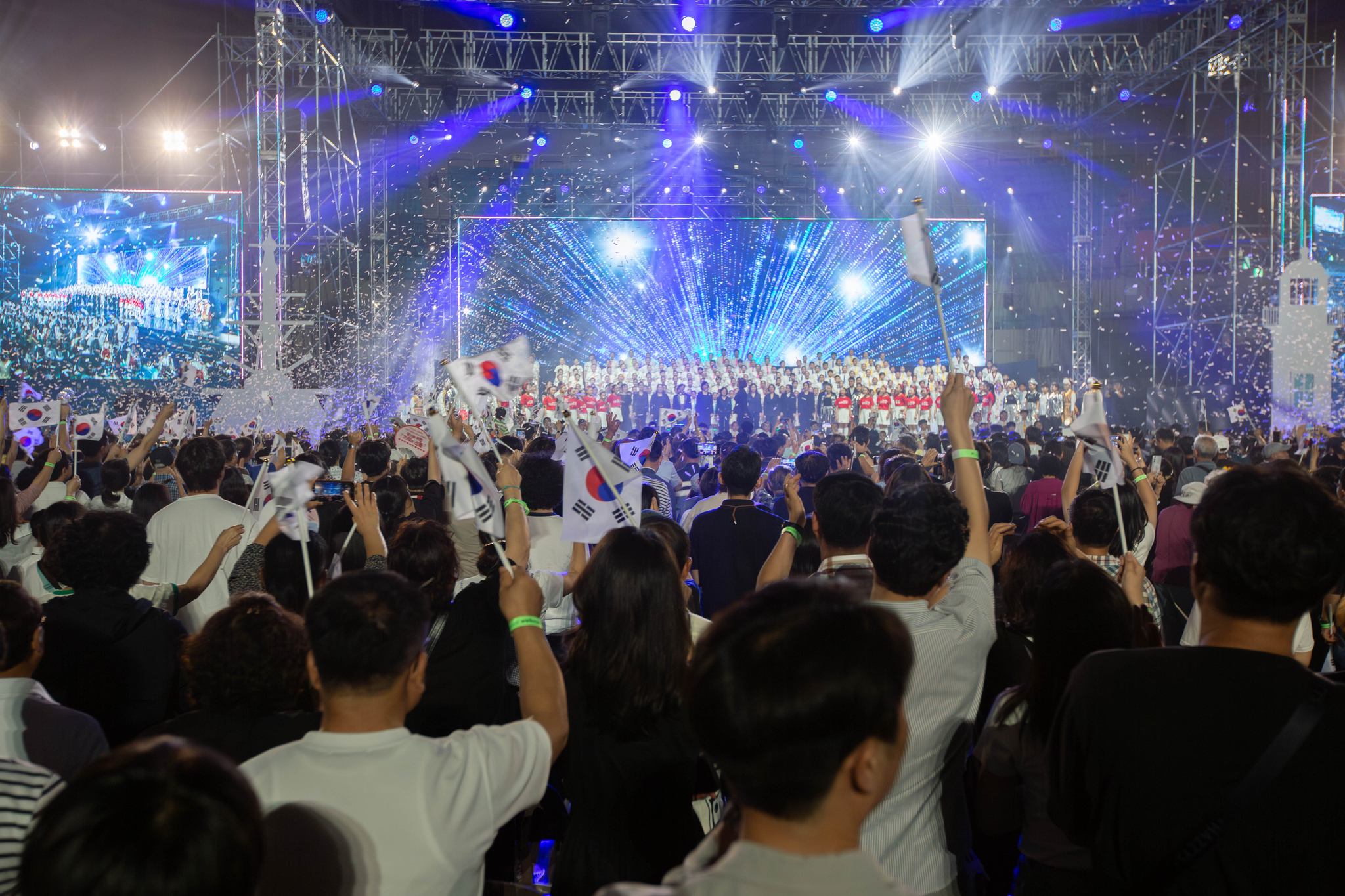 ▶2025 나라사랑축제가 지난 8월15일 6000여 명의 관중이 운집한 가운데 인천삼산월드체육관에서 성황리에 펼쳐졌다 (극동방송 제공)