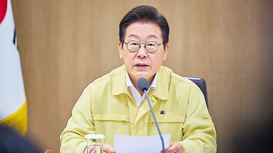  이재명 대통령이 18일 서울 용산 대통령실 청사에서 열린 제37회 국무회의에서 발언하고 있다. 사진 대통령실