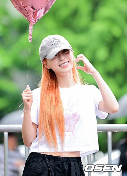 [OSEN=지형준 기자]15일 오전 서울 영등포구 여의도동 KBS 신관에서 KBS 2TV ‘뮤직뱅크’ 리허설이 진행됐다.가수 허영지가 포즈를 취하고 있다. 2023.09.15 /jpnews@osen.co.kr