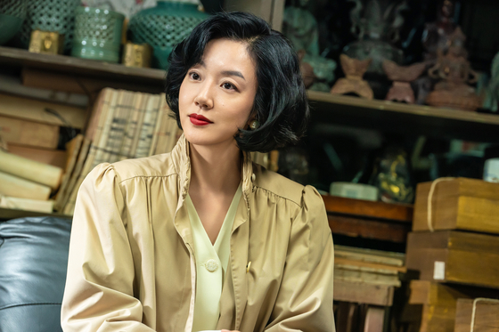 지난달 16일 첫 공개된 11부작 시리즈 '파인: 촌뜨기들'은 1977년 바다에 묻힌 보물선을 차지하기 위해 몰려든 '생계형 촌뜨기들'이 서로를 속고 속이는 이야기다. 사진 월트디즈니 컴퍼니 코리아