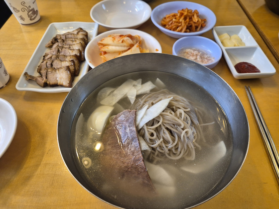 냉면과 수육. 이민영 기자