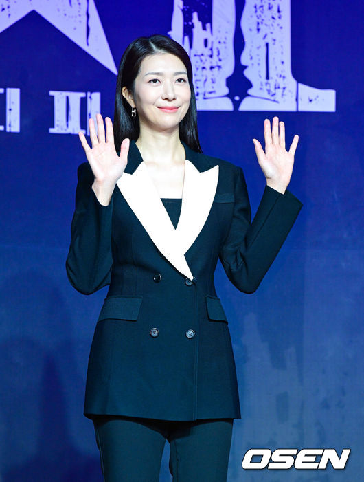 [OSEN=지형준 기자] 18일 오전 서울 강남구 삼성동 그랜드 인터컨티넨탈 서울 파르나스에서 넷플릭스 오리지널 시리즈 'D.P.' 시즌2 제작발표회가 열렸다.배우 김지현이 포토타임을 하고 있다. 2023.07.17 /jpnews@osen.co.kr