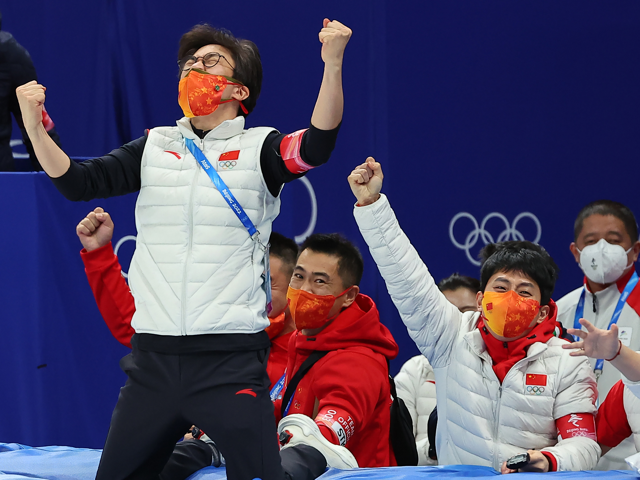 2022 베이징 올림픽 당시 중국 쇼트트랙 대표팀을 지도했던 김선태(왼쪽) 감독과 안현수 코치(오른쪽 둘쨰). [연합뉴스]