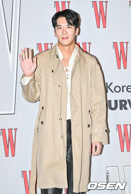 [OSEN=박준형 기자]  24일 오후 서울 광화문 포시즌스 서울에서 제18회유방암인식 향상 캠페인 자선 행사가 진행됐다.하석진이 포즈를 취하고 있다. 2023.11.24 / soul1014@osen.co.kr