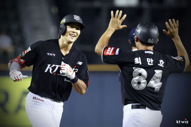 KT 위즈 제공
