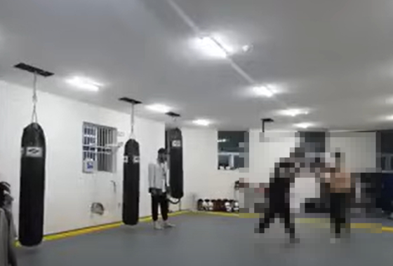 위씨 유튜브 채널에 올라와있는 스파링 영상. 사진 위씨 유튜브 캡쳐
