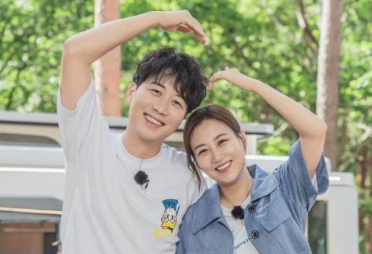 장윤정, 도경완 부부. 사진 LG헬로비전