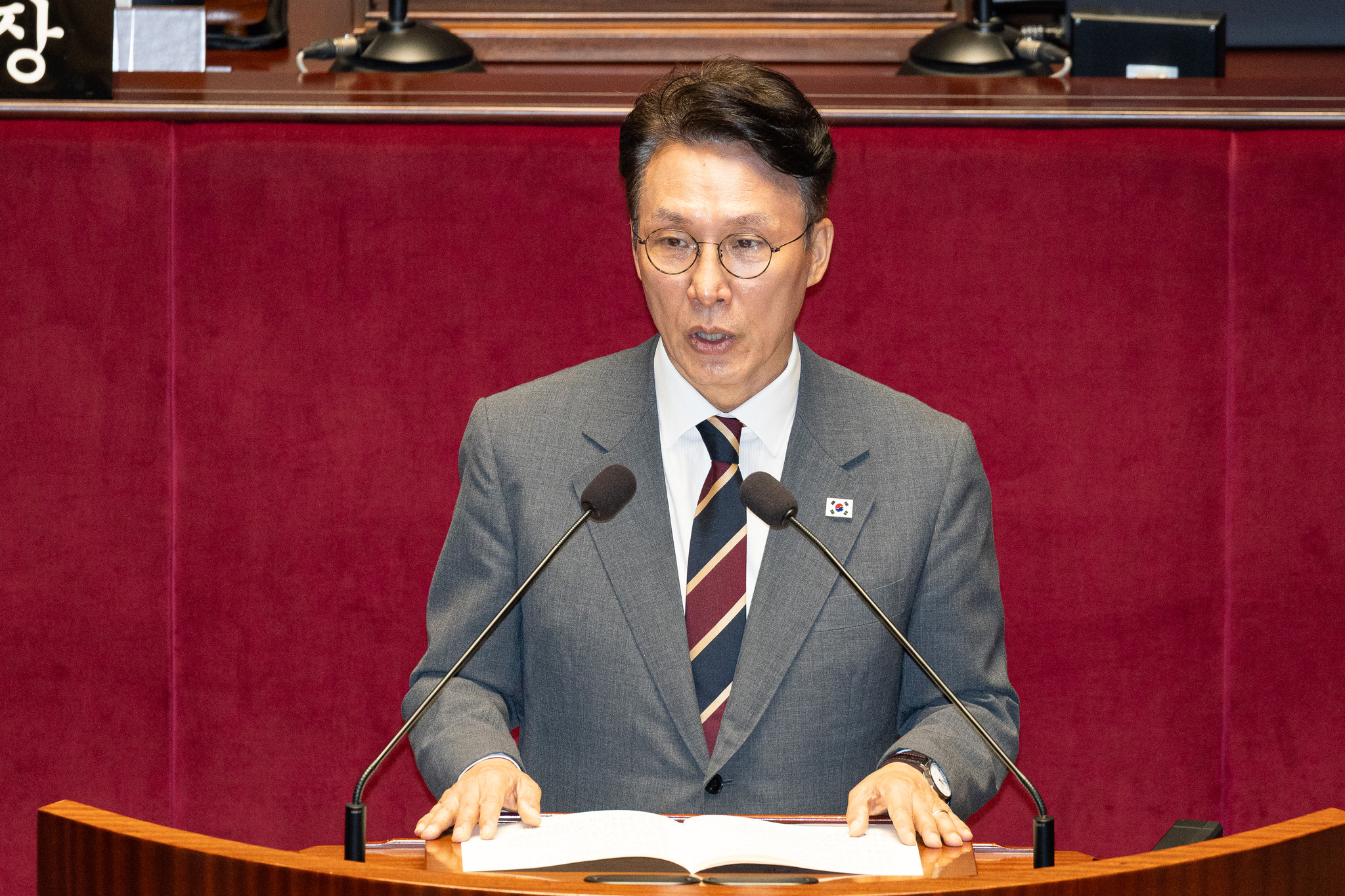 김민석 국무총리가 25일 서울 여의도 국회에서 열린 제428회 국회(임시회) 예산결산특별위원회 제1차 전체회의에 출석해 인사말을 하고 있다. 뉴스1