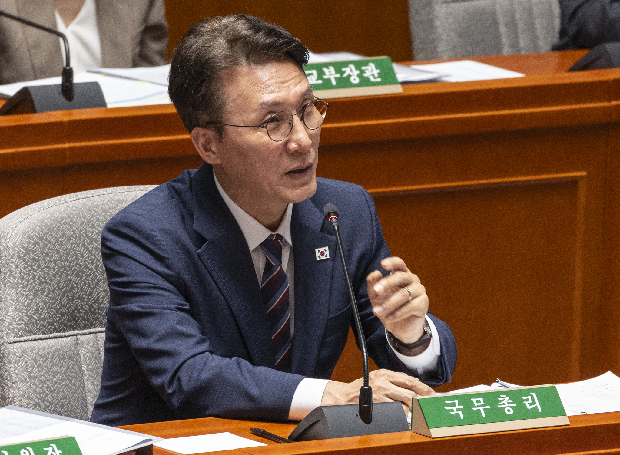 김민석 국무총리가 26일 국회에서 열린 예산결산특별위원회에 참석해 더불어민주당 김성회 의원의 김건희 여사의 영부인 시절 종묘 사적 사용과 관련한 질의에 답하고 있다. 연합뉴스
