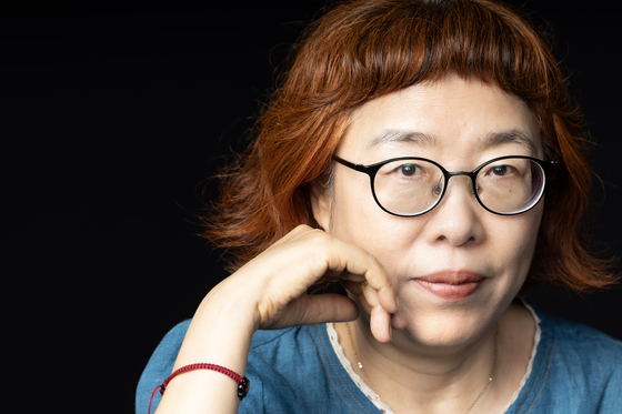 동화, 청소년 소설을 쓰던 이금이 소설가는 10년 간 품은 이야기 『거기, 내가 가면 안 돼요?』를 세상에 내놓으며 역사 소설에 발을 들였다. 권혁재 사진전문기자