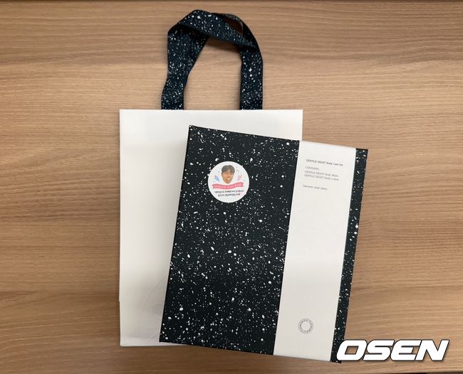키움 송성문이 6년 120억원 비FA 다년 계약 기념으로 구단 구성원 200명에게 선물을 전달했다. /키움 히어로즈 제공