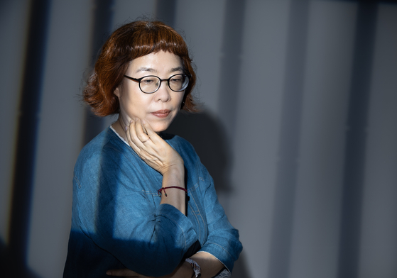 “당사자들의 이야기를 듣고 역사적 현장에 방문했지만, 당시엔 자세히 취재할 생각을 못했다. 한국에서 2시간 반만 비행하면 사할린에 닿았기 때문이다.” 그런데 예상치 못한 재난인 코로나 19, 러우전쟁이 겹쳐 그 후론 방문을 못했다. 작가는 “그동안 고향에 닿지 못한 사할린 한인들의 마음을 조금이나마 들여다볼 수 있었다”고 덧붙였다. 권혁재 사진전문기자
