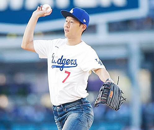 손흥민이 다저스타디움에서 생애 첫 야구 시구자로 나섰다. 사진 MLB 인스타그램