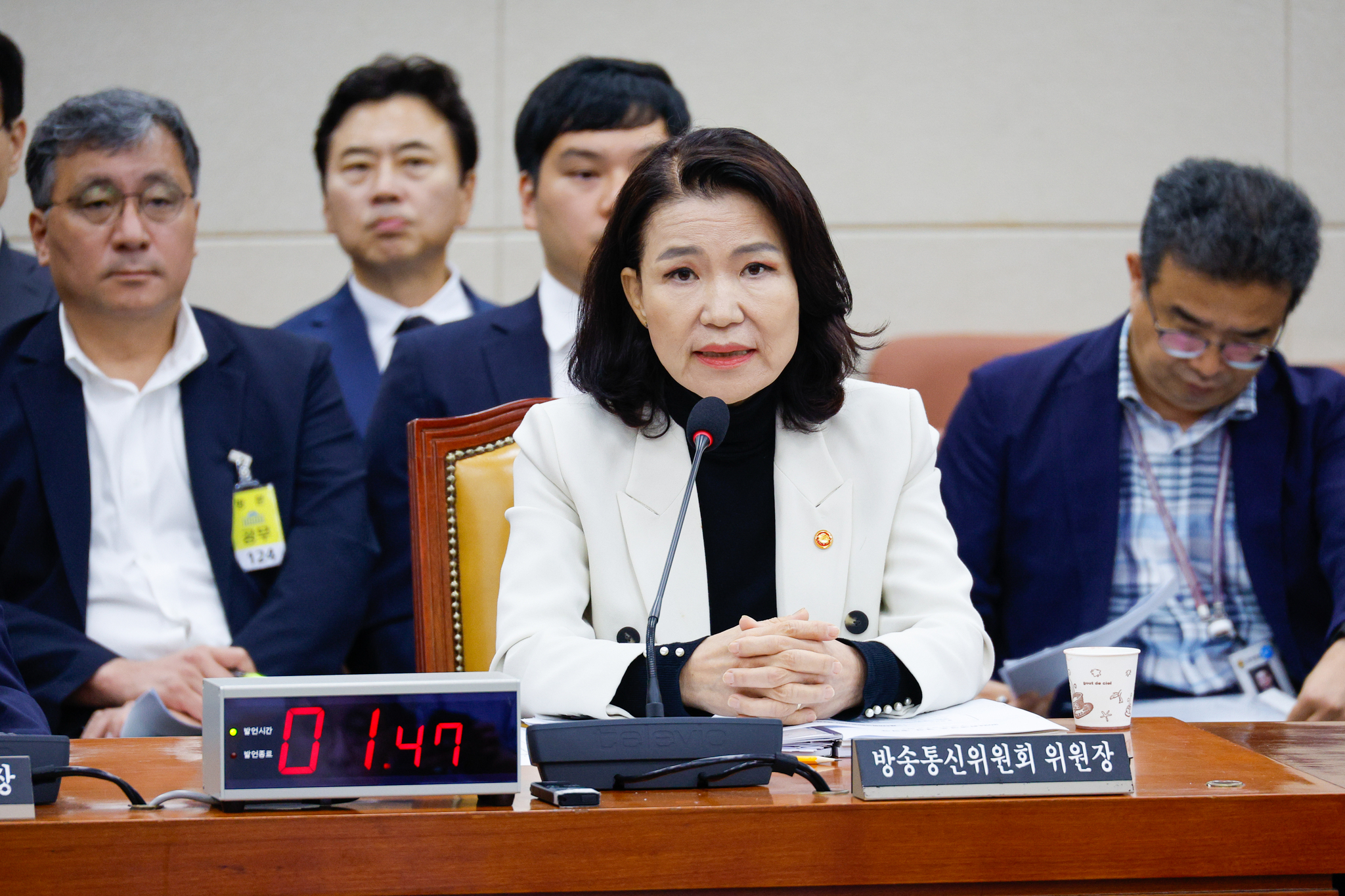 이진숙 방송통신위원장이 지난 26일 서울 여의도 국회에서 열린 과학기술정보방송통신위원회 제428회국회(임시회) 제2차 전체회의에 출석해 의원 질의에 답하고 있다. 뉴스1