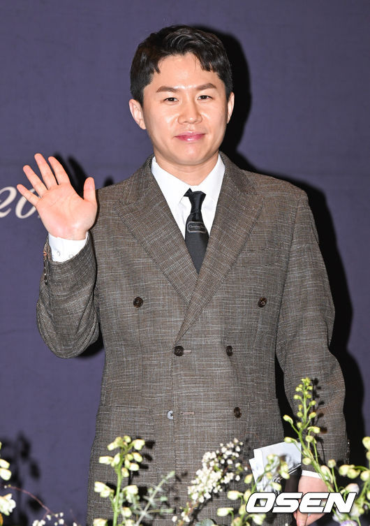 [OSEN=박준형 기자] 가수 이승기와 배우 이다인의 결혼식이 7일 서울 강남구 삼성동 그랜드 인터컨티넨탈 서울 파르나스 호텔에서 진행됐다.이승기 씨와 이다인 씨는 지난 2021년 연인 관계임을 인정하고 공개 열애를 시작했다. 이날 결혼식에는 가수 이적이 축가를 부를 예정이며, 배우 손지창이 두 사람의 결혼식을 총괄 진행한다.양세형이 포즈를 취하고 있다.  2023.04.07 / soul1014@osen.co.kr