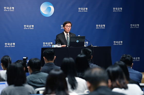 이창용 한국은행 총재가 28일 서울 중구 한국은행에서 금융통화위원회 회의 직후 열린 기자간담회에서 발언하고 있다. [사진 사진공동취재단]