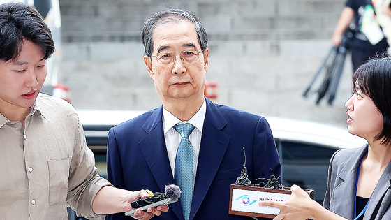  한덕수 전 국무총리가 27일 구속 전 피의자 심문(영장실질심사)을 받기 위해 서울 서초구 서울중앙지법에 출석하고 있다. 장진영 기자