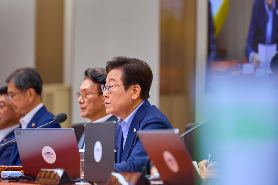 이재명 대통령이 29일 서울 용산 대통령실 청사에서 열린 임시 국무회의에서 발언을 하고 있다. 대통령실 제공