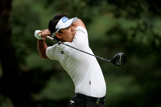 박상현이 KPGA 투어 동아회원권그룹오픈 2라운드에서 단독 선두에 올랐다. 사진 KPGA 