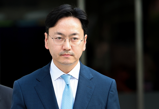 비상계엄 관련 사건을 수사하는 조은석 특검팀의 김형수 특검보가 27일 열린 한덕수 전 국무총리의 구속 전 피의자 심문(영장실질심사)을 마친 뒤 서울 서초구 서울중앙지법 청사를 나서고 있다. 연합뉴스