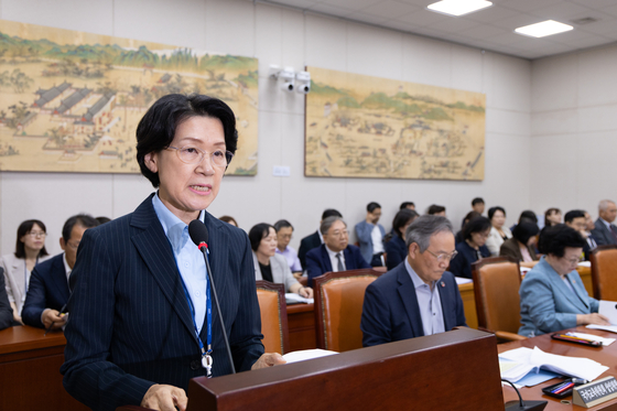 25일 서울 여의도 국회에서 열린 국회 교육위원회 전체회의에서 최은옥 교육부 차관이 발언하고 있다. 뉴스1