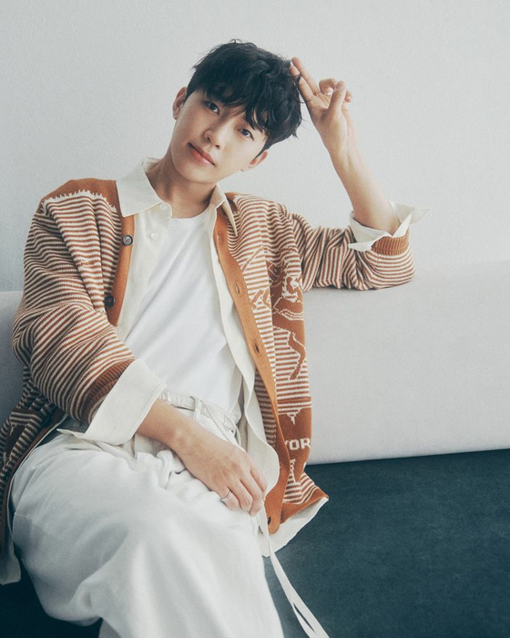 임영웅은 과거 인터뷰에서 다양한 장르에 도전하고, 여러 음악을 경험하는 것을 즐긴다고 말했다. 사진 물고기뮤직·멜론