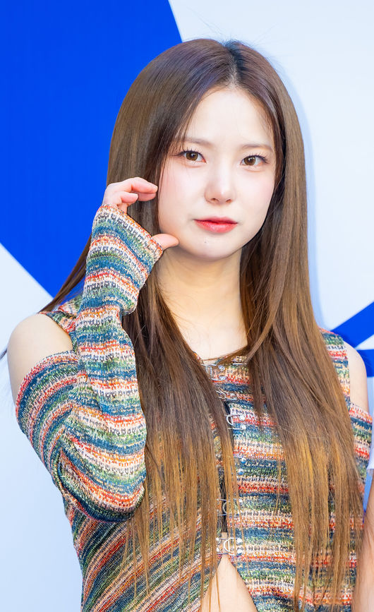 [OSEN=민경훈 기자] 6일 서울 중구 동대문디자인플라자(DDP)에서 '2025 F/W 서울패션위크’가 열렸다. 올해 25주년을 맞은 국내 최대 패션 행사 ‘서울패션위크’가 5일부터 9일까지 닷새간 열린다.케플러 최유진이 포즈를 취하고 있다. 2025.02.06 / rumi@osen.co.kr
