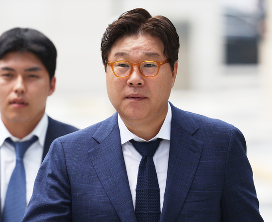 불법 대북송금과 뇌물 공여 혐의 등으로 기소된 김성태 전 쌍방울 그룹 회장이 지난해 7월 12일 경기도 수원시 영통구 수원지방법원에서 열린 1심 선고 공판에 출석하고 있다. 뉴시스