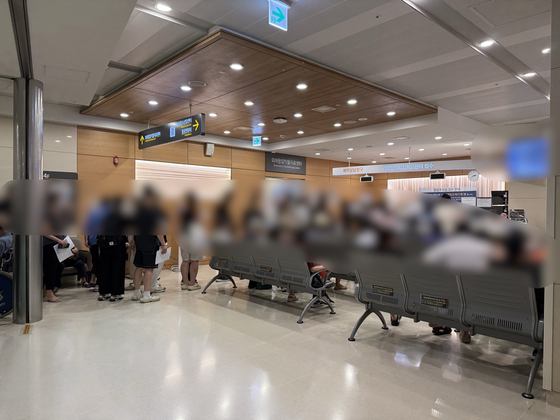 의정갈등 1년 7개월 만에 전공의가 대거 복귀하는 첫날인 1일 서울 서대문구 세브란스병원이 환자들로 붐비고 있다. 남수현 기자 