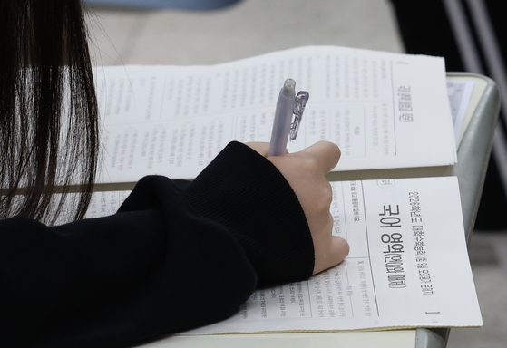 3일 오전 경기 화성시 동탄고에서 3학년 학생들이 2026학년도 대학수학능력시험(수능) 9월 모의평가를 치르고 있다. 뉴스1