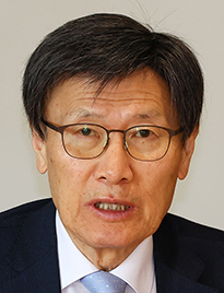 윤영관 아산정책연구원 이사장