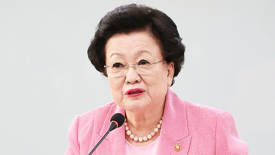 이배용 전 국가교육위원장이 지난 5월 30일 서울 종로구 정부서울청사에서 열린 국가교육위원회 제53차 회의에서 발언하고 있다. 연합뉴스
