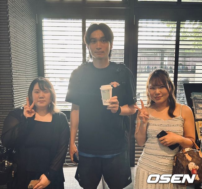 [사진] 이대성팬 미키 씨(좌) 나츠키 씨(우)